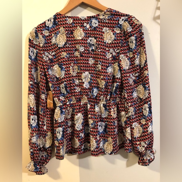 ALMOST FAMOUS WRAP FRONT PEPLUM FLORAL BLOUSE - SIZE SMALL ..NEW NEW WITH TAGS - Picture 3 of 3